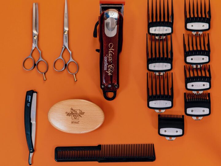 Clippers with guard attachments